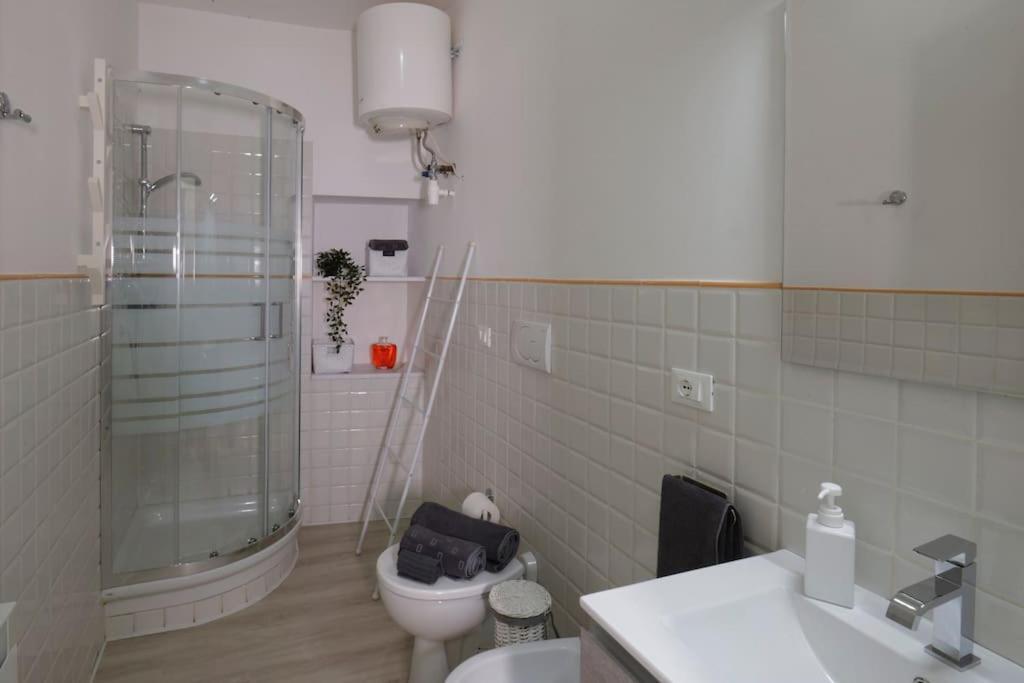 Suite In Centro Storico Porto Di Savona-Spiagge Eksteriør billede